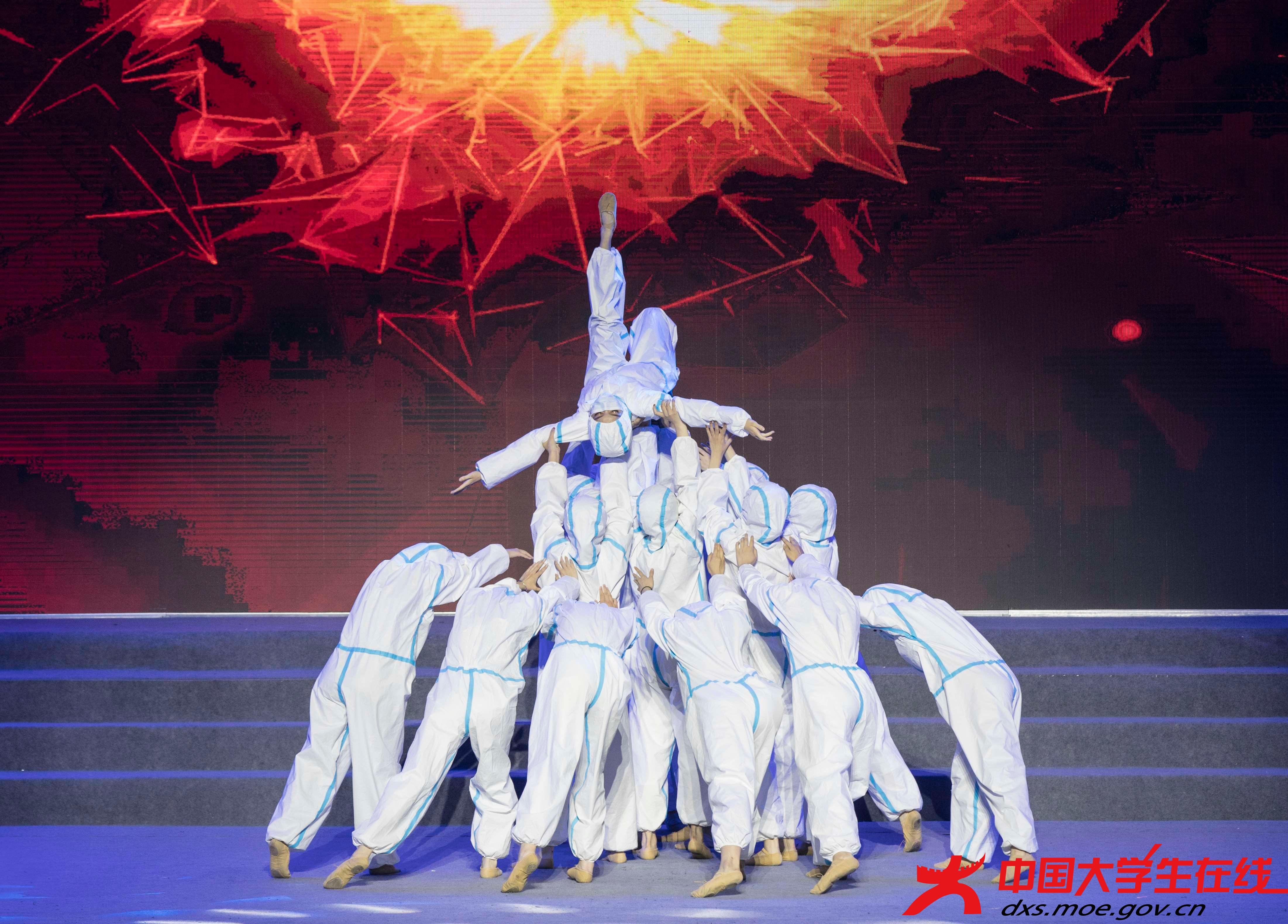 舞蹈《奔赴》.jpg